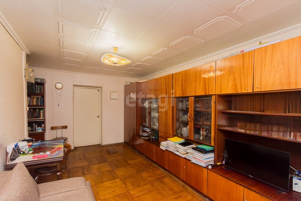 
   Продам 3-комнатную, 58 м², Тургенева ул, 155

. Фото 2.