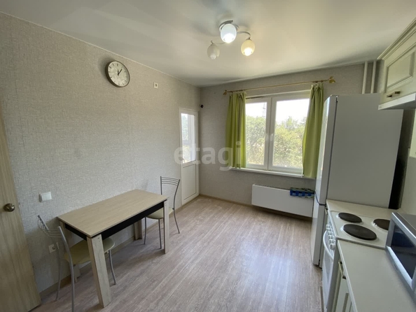 
   Продам 1-комнатную, 32.7 м², Генерала Трошева Г.Н. ул, 11

. Фото 1.