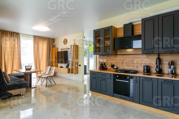 
   Продам дом, 200 м², Сочи

. Фото 15.