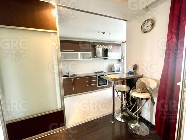 
  Продается 3-комн. квартира, 76.5 м², Пластунская ул, д. 177
. Фото 2.