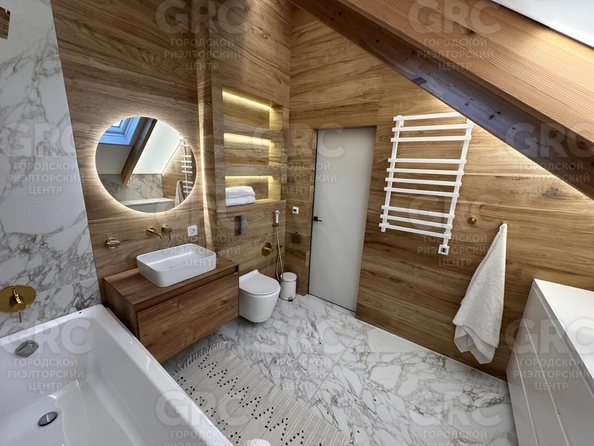 
   Продам дом, 300 м², Сочи

. Фото 12.