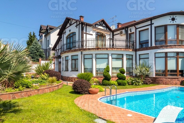 
   Продам дом, 270 м², Сочи

. Фото 2.