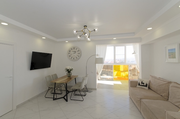 
   Продам 2-комнатную, 76 м², Ленина ул, 9

. Фото 1.