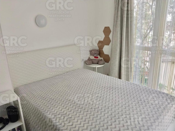 
  Продается 3-комн. квартира, 55.4 м², Учительская ул, д. 33
. Фото 2.
