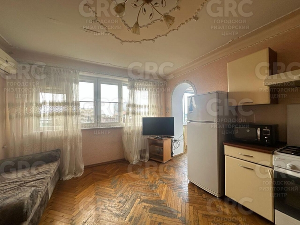 
  Продается 1-комн. квартира, 39 м², Роз ул, д. 82
. Фото 2.