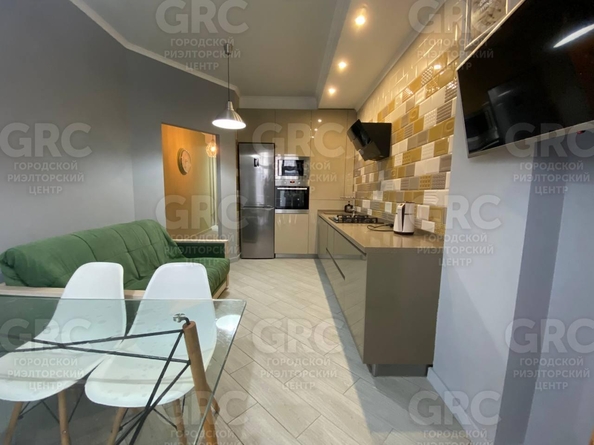 
  Продается 2-комн. квартира, 54 м², Водораздельная ул, д. 2
. Фото 4.