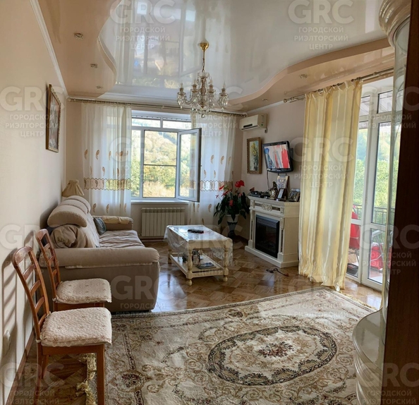 
  Продается 2-комн. квартира, 80 м², Чекменева ул, д. 11с2
. Фото 2.