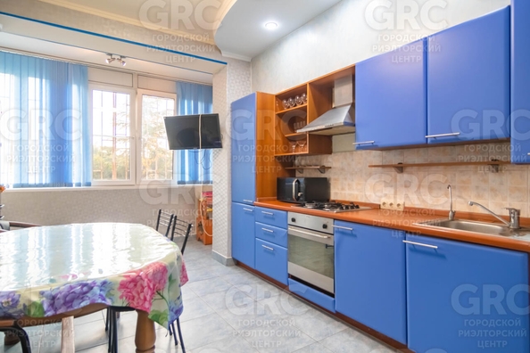 
  Продается 3-комн. квартира, 100 м², Грибоедова ул, д. 30
. Фото 1.