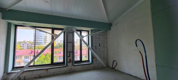 
   Продам 1-комнатный апартамент, 35 м², Конституции СССР ул, 18А

. Фото 8.