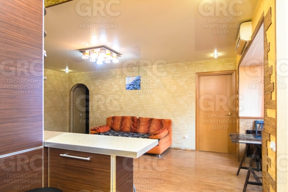 
  Продается 3-комн. квартира, 59.1 м², Конституции СССР ул, д. 38
. Фото 5.