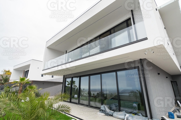 
   Продам коттедж, 360 м², Сочи

. Фото 1.