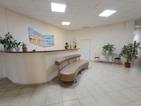 
  Продается 2-комн. квартира, 57 м², Кирова ул, д. 1
. Фото 22.