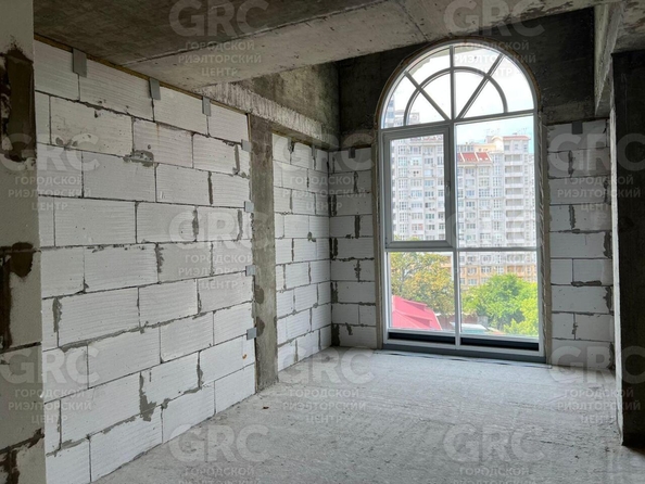 
  Продается 3-комн. квартира, 97 м², Туапсинская ул, д. 10
. Фото 2.