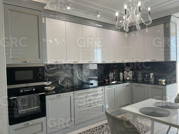 
  Продается 4-комн. квартира, 136 м², Пионерская ул, д. 14
. Фото 1.
