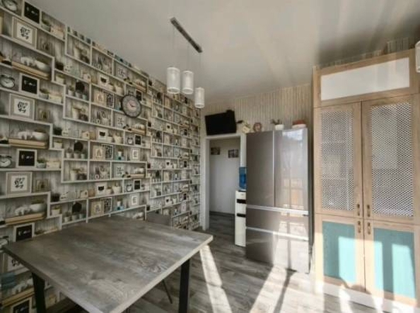 
  Продается 2-комн. квартира, 54 м², Кирова ул
. Фото 8.