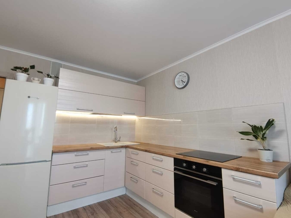 
  Продается 2-комн. квартира, 72 м², Адмирала Пустошкина ул, д. 22к7
. Фото 6.