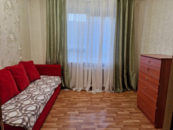 
  Продается 4-комн. квартира, 76 м², Ленина ул, д. 143
. Фото 8.