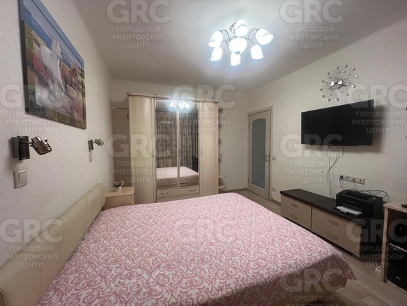 
  Продается 3-комн. квартира, 72.3 м², Ульянова ул, д. 53
. Фото 6.
