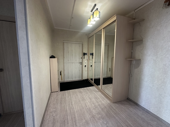 
  Продается 2-комн. квартира, 65 м², Ленина ул, д. 229
. Фото 3.