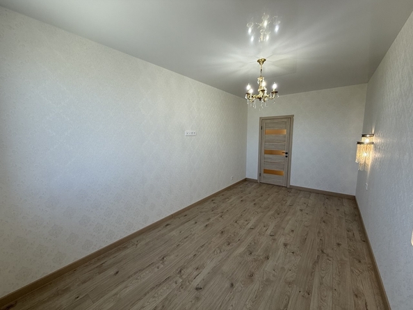 
  Продается 2-комн. квартира, 58 м², Омелькова ул, д. 93
. Фото 7.