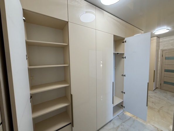 
  Продается 2-комн. квартира, 58 м², Омелькова ул, д. 93
. Фото 13.