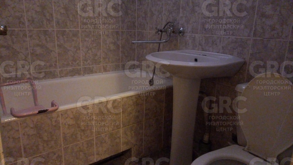 
  Продается 2-комн. квартира, 46 м², Конституции СССР ул, д. 10
. Фото 11.