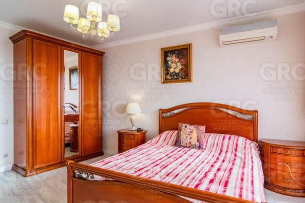 
  Продается 4-комн. квартира, 140 м², Ленина ул, д. 219/35
. Фото 32.