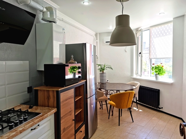 
  Продается 2-комн. квартира, 61 м², Крылова ул, д. 113
. Фото 2.