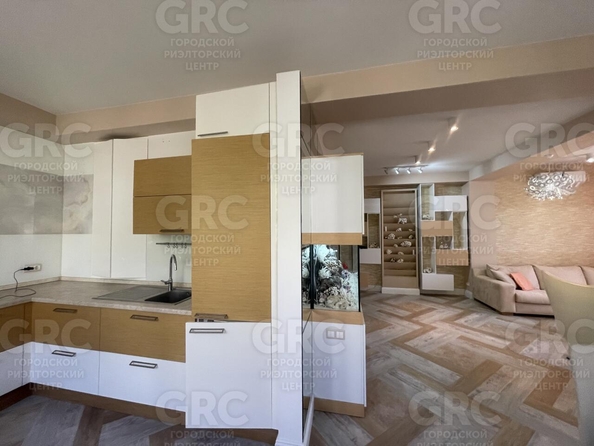 
  Продается 4-комн. квартира, 120 м², Кубанская ул, д. 3
. Фото 5.
