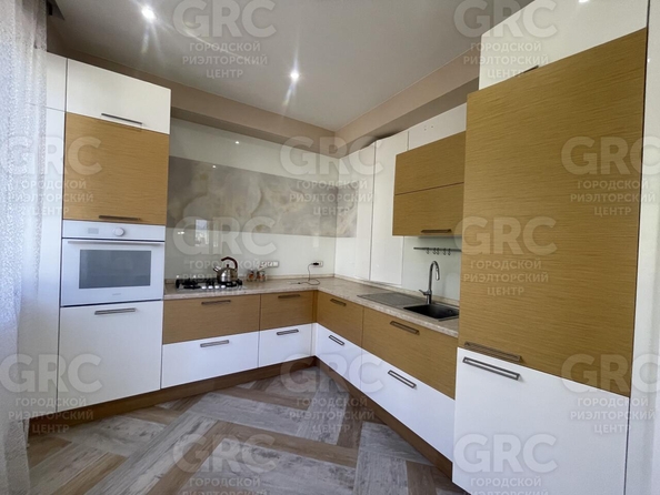 
  Продается 4-комн. квартира, 120 м², Кубанская ул, д. 3
. Фото 16.