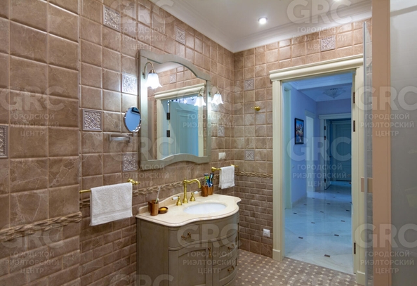 
  Продается 3-комн. квартира, 140 м², Нагорная ул, д. 1
. Фото 9.