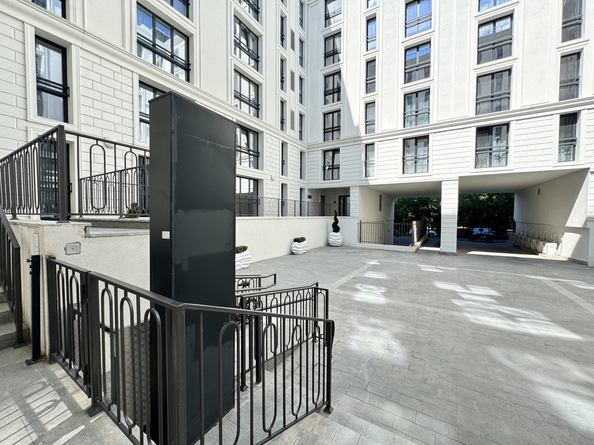 
  Продается 3-комн. квартира, 144 м², Толстого ул, д. 26
. Фото 2.