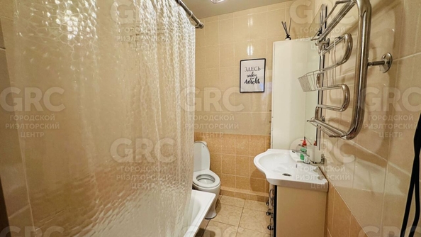 
  Продается 2-комн. квартира, 43 м², Водораздельная ул, д. 12
. Фото 4.