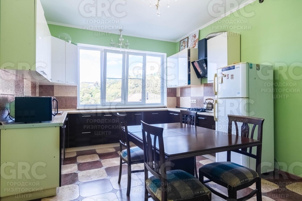 
  Продается дом, 200 м², Сочи
. Фото 9.