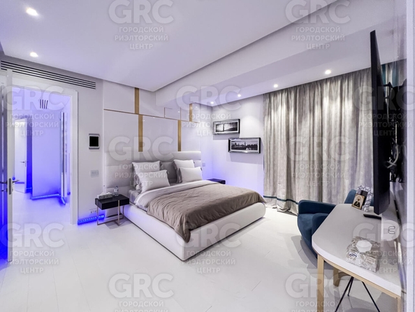 
  Продается 4-комн. квартира, 197 м², Кирова ул, д. 35
. Фото 14.