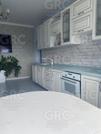 
  Продается 4-комн. квартира, 86.3 м², Глазунова ул, д. 8
. Фото 1.