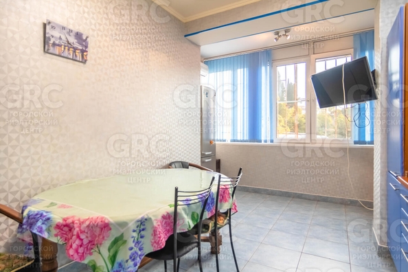 
  Продается 3-комн. квартира, 100 м², Грибоедова ул, д. 30
. Фото 3.