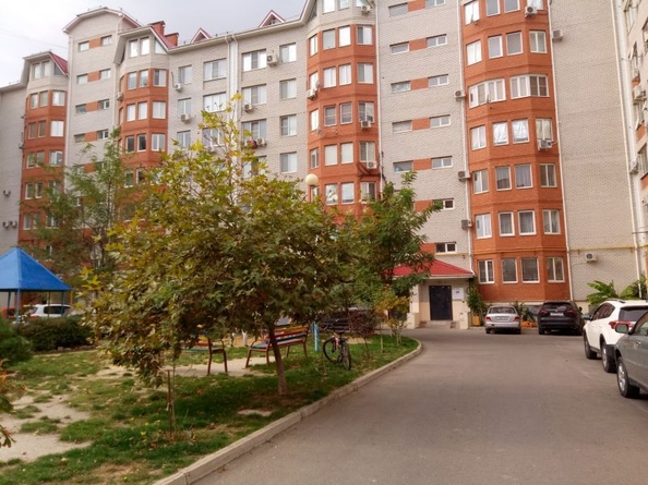 
  Продается 2-комн. квартира, 83 м², Лазурная ул, д. 18
. Фото 6.