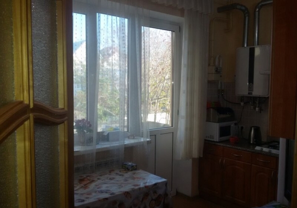 
  Продается 1-комн. квартира, 46 м², Горького ул, д. 12
. Фото 3.