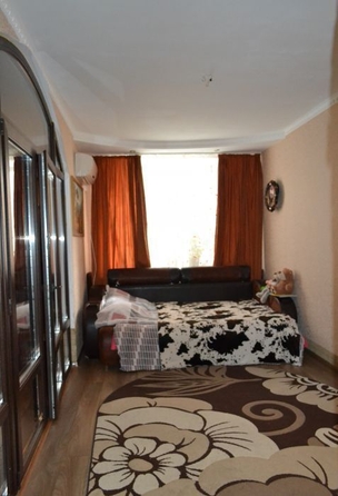 
  Продается 2-комн. квартира, 60 м², Лазурная ул, д. 18
. Фото 1.