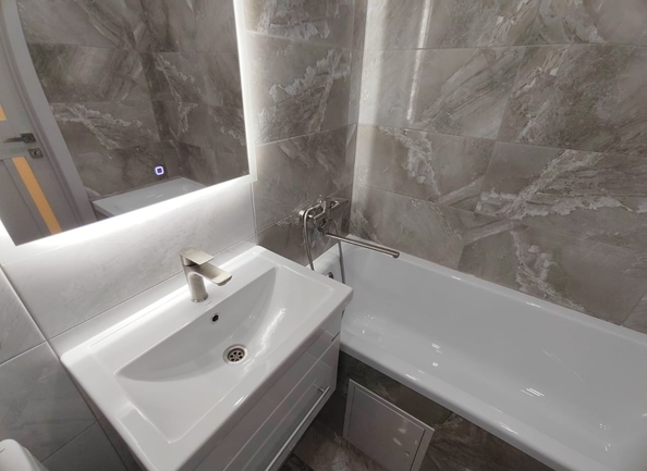 
  Продается 1-комн. квартира, 42 м², Владимирская ул, д. 142
. Фото 9.