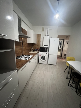 
  Продается 1-комн. квартира, 38 м², Астраханская ул, д. 102Б
. Фото 2.