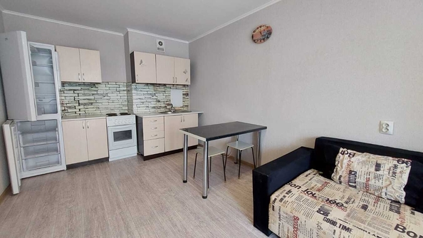 
  Продается 1-комн. квартира, 36 м², Адмирала Пустошкина ул, д. 22к3
. Фото 2.