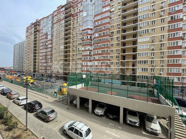 
  Продается 3-комн. квартира, 77.2 м², Цезаря Куникова ул
. Фото 15.
