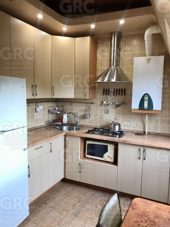 
  Продается 2-комн. квартира, 48 м², Конституции СССР ул, д. 10
. Фото 2.