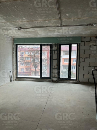 
  Продается 1-комнатный апартамент, 35 м², Конституции СССР ул, д. 18
. Фото 4.