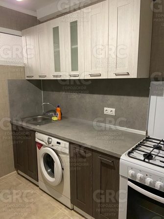 
  Продается 1-комн. квартира, 30 м², Параллельная ул, д. 38
. Фото 2.