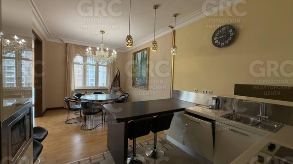 
  Продается 4-комн. квартира, 220 м², Войкова ул, д. 35
. Фото 5.