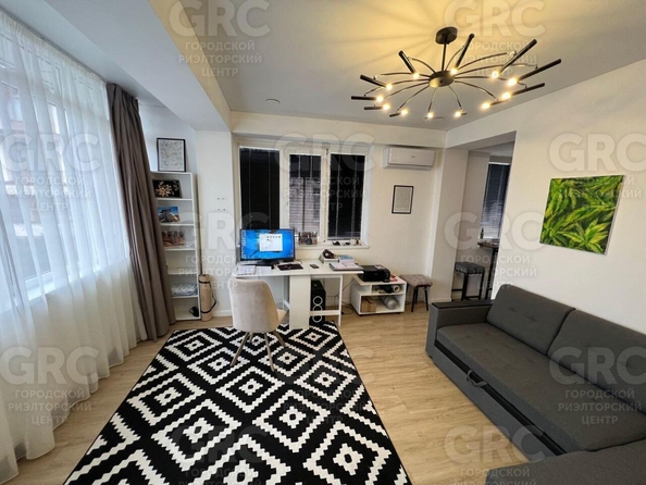 
  Продается 1-комн. квартира, 33 м², Клубничная ул, д. 1а/5
. Фото 1.