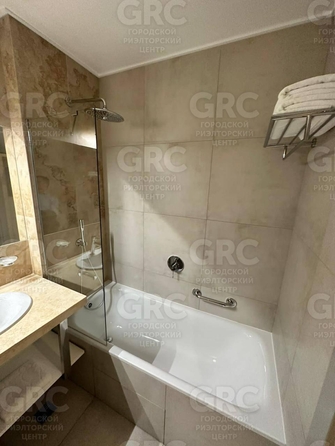 
  Продается 2-комнатный апартамент, 53 м², Орджоникидзе ул, д. 11/1
. Фото 8.